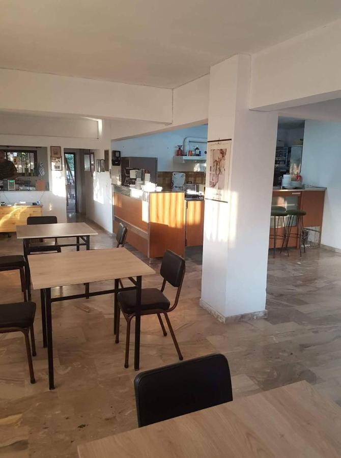 Rousetis Apartments Aigio Exterior photo